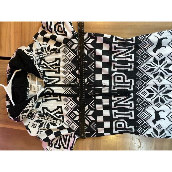 PINK black and white sleep onesie - Picture 4 of 5